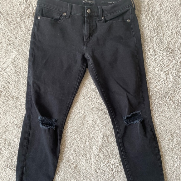 Banana Republic Mid Rise Skinny Jeans Womens 28 P Black Distressed Denim Zip Fly - Picture 1 of 6